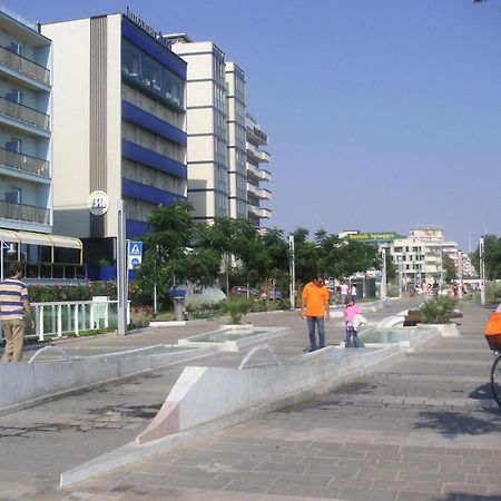 Hotel Canasta Riccione Kültér fotó