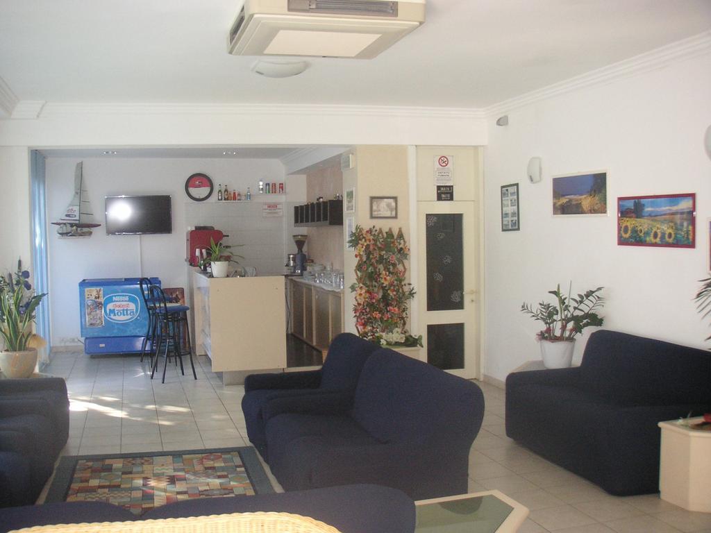 Hotel Canasta Riccione Kültér fotó