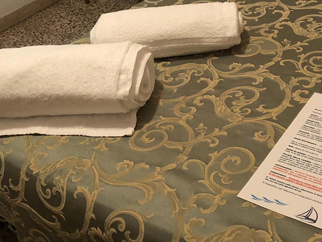 Hotel Canasta Riccione Kültér fotó