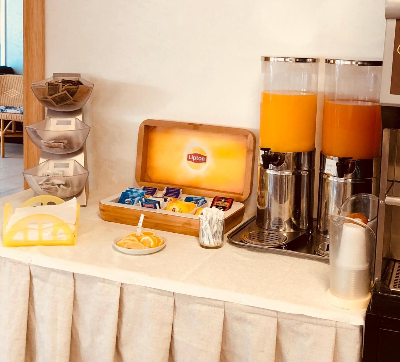 Hotel Canasta Riccione Kültér fotó