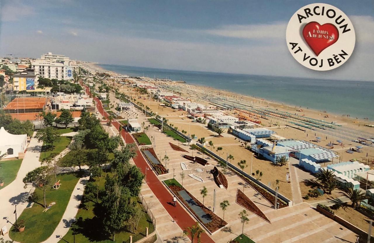 Hotel Canasta Riccione Kültér fotó